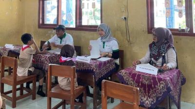 FK Undip Periksa Kesehatan Seluruh Siswa SDN 4 Sinanggul, Libatkan 44 Dokter